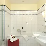 シュロス レオンシュタイン ホテル 4*