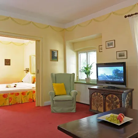 斯赫洛里恩斯丁酒店