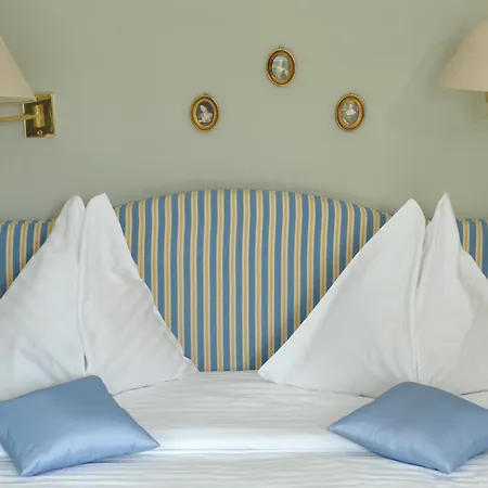 斯赫洛里恩斯丁酒店 酒店 Pörtschach am Wörthersee