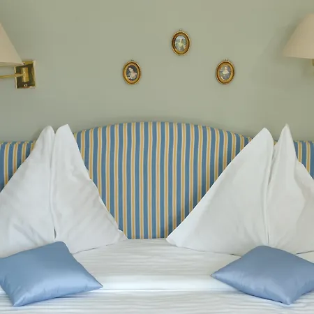 斯赫洛里恩斯丁酒店 4* Pörtschach am Wörthersee