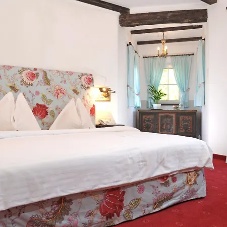 斯赫洛里恩斯丁酒店 4* Pörtschach am Wörthersee