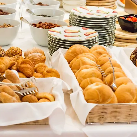 斯赫洛里恩斯丁酒店 4*