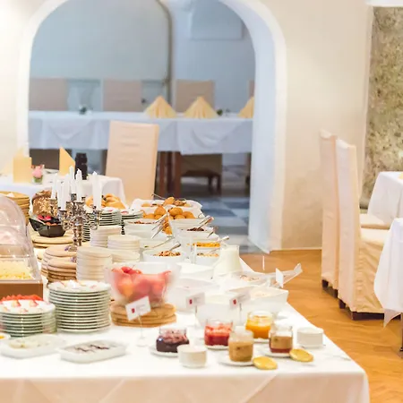 Otel Schloss Leonstain 4*