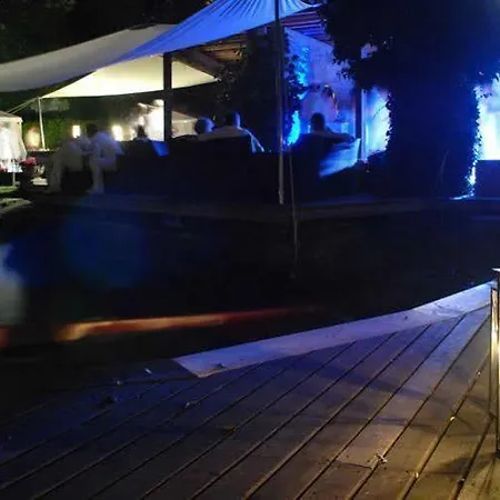 斯赫洛里恩斯丁酒店