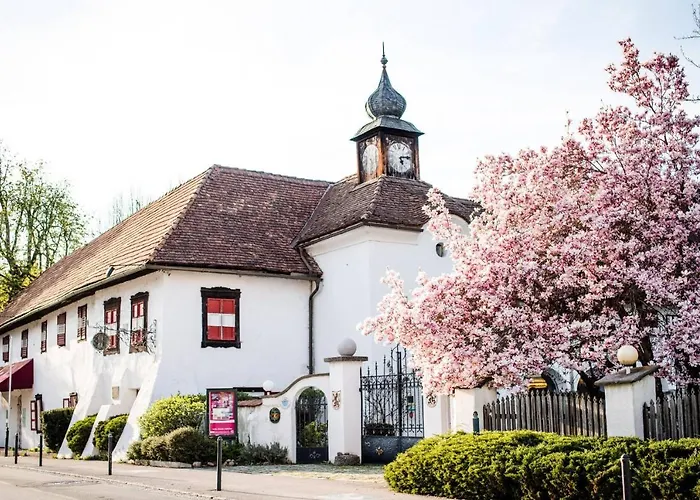 Schloss Leonstain Отель 4*